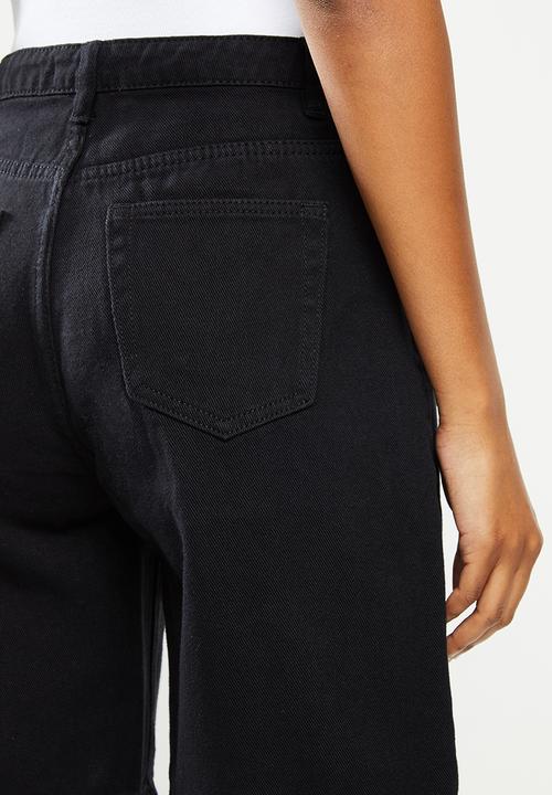 Missguided - Straight fit denim short - black