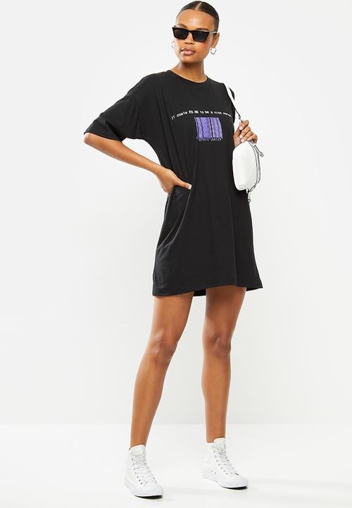 Missguided - Oversized tshirt dress short sleeve barcode - black