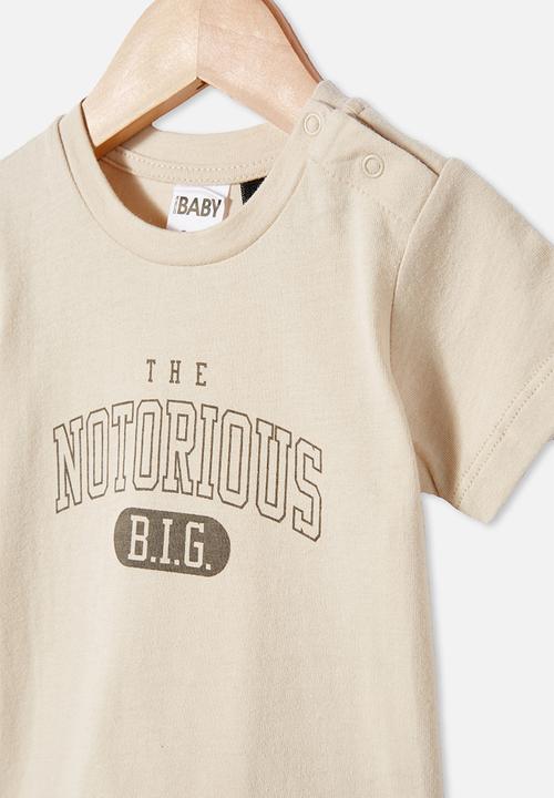 Cotton On - Jamie short sleeve tee - lcn rainy day/biggie college