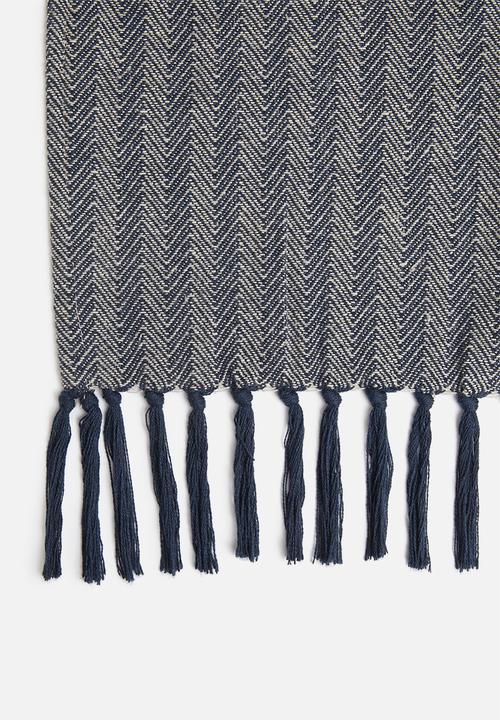 H&S - Zig zag cotton throw - navy