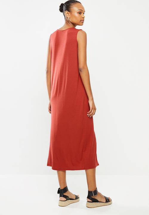 edit - Sleeveless knit slit front column dress - rust