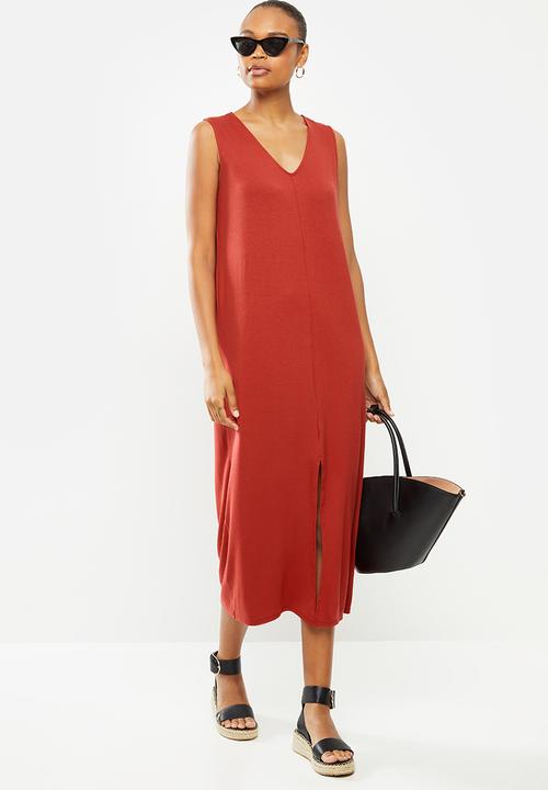 edit - Sleeveless knit slit front column dress - rust