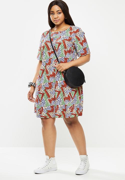 Glamorous - Plus size geo print T-shirt dress - multi