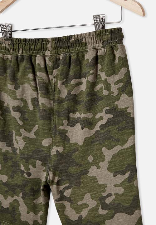 Free by Cotton On - Harry slouch short - camo