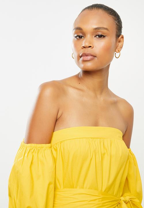 MILLA - Bardot tiered dress with balloon sleeve - yellow