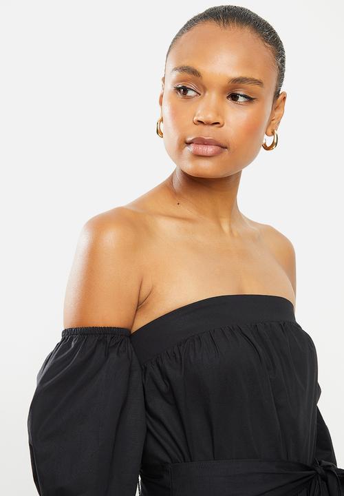 MILLA - Bardot tiered dress with balloon sleeve - black