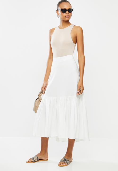 MILLA - Tiered dipped hem midi skirt- off white