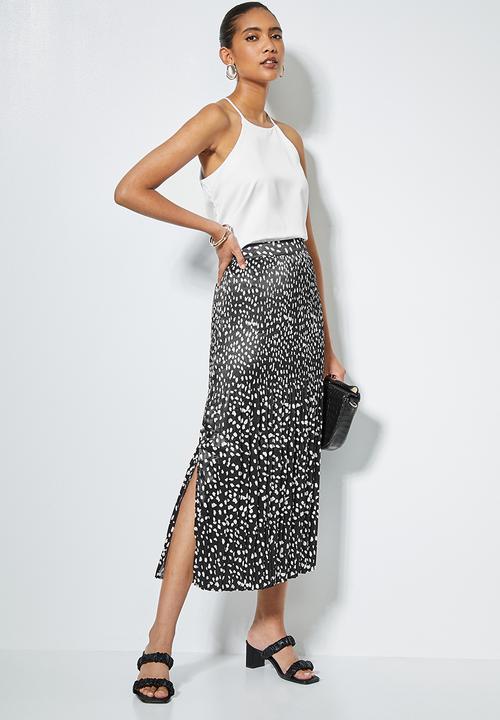 Superbalist - Side split pleated skirt - black based minimal