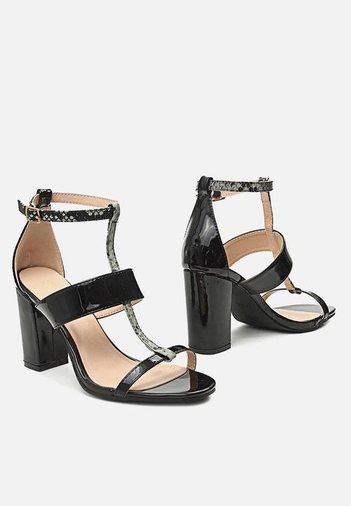 Seduction - Ankle strap block heel - black