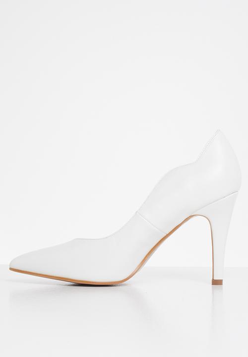 Plum - Acacia court - white