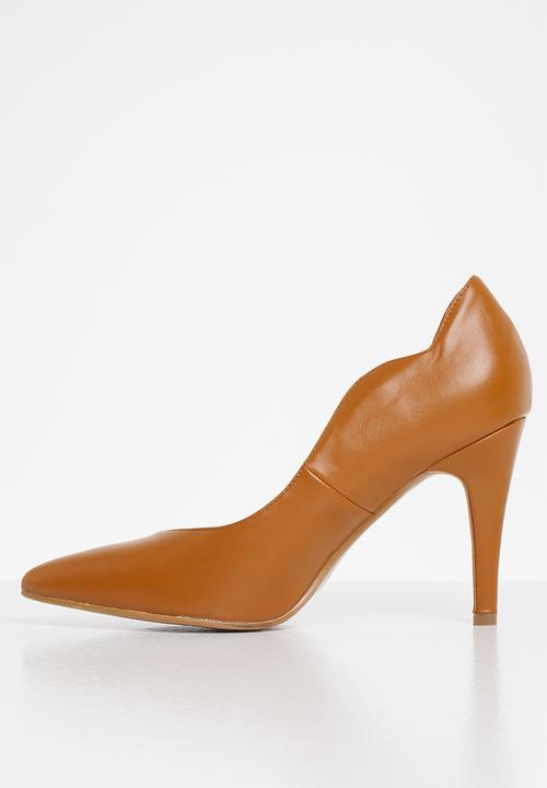 Plum - Acacia court - tan