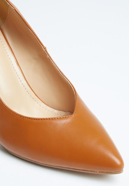 Plum - Acacia court - tan
