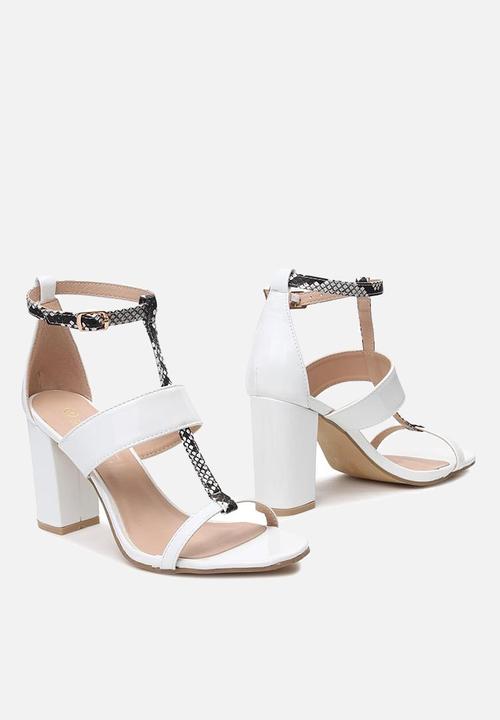 Seduction - Ankle strap block heel - white