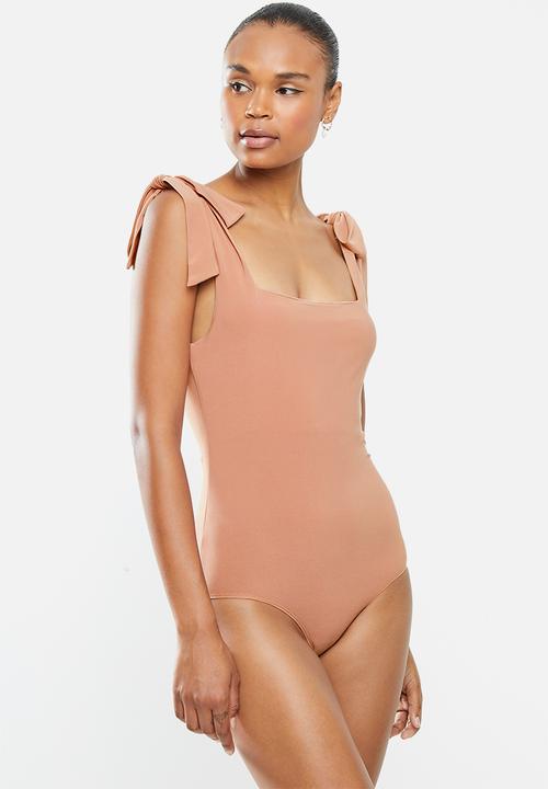 MILLA - Squareneck bodysuit with ties - pink