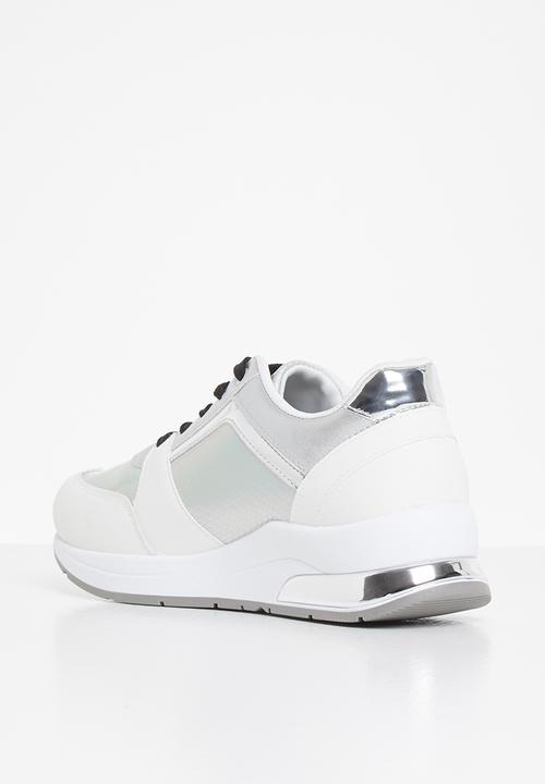 Tom Tom - Metallic panel sneaker - white & silver 