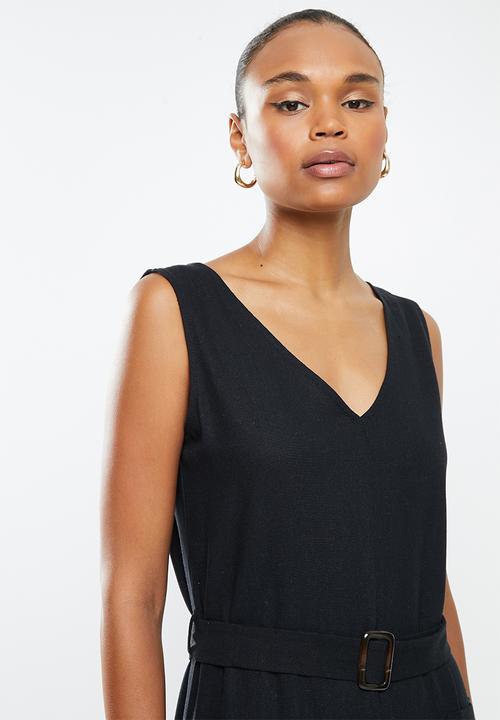 edit - Deep vpkt collumn dress - black