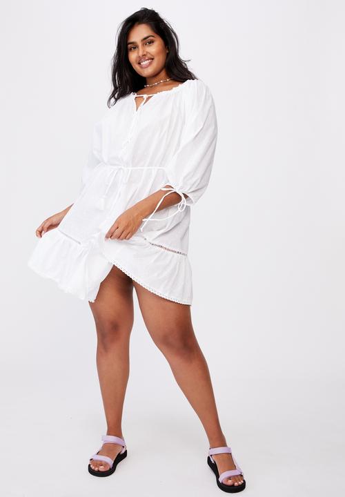 Cotton On - Curve woven cherry smock dress - white