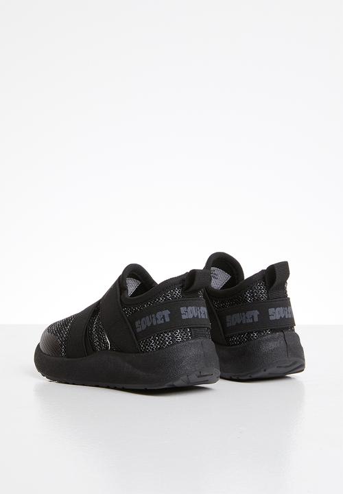 SOVIET - Oliver low cut slip on - black mono