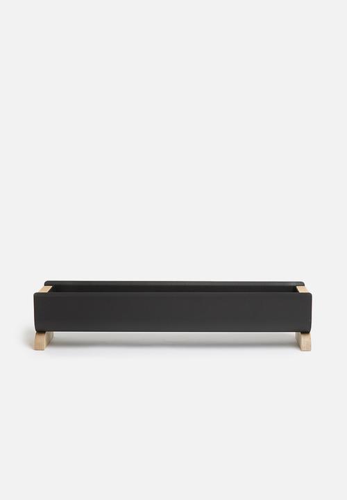 Emerging Creatives - Stockholm planter - black