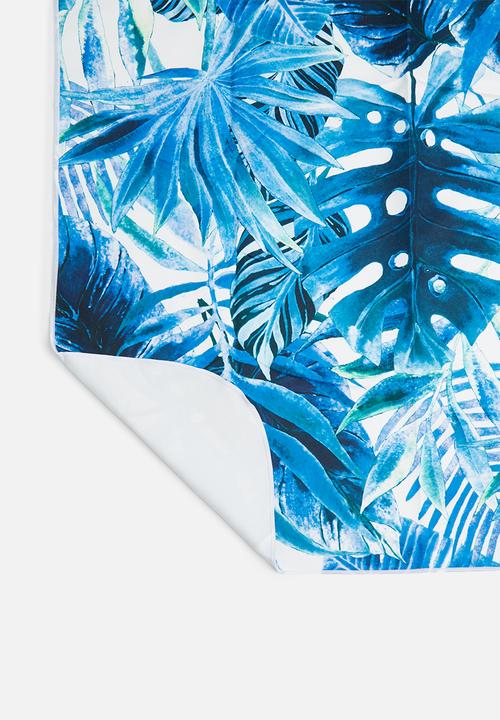 Bobums - Printed yoga towel - blue leaves