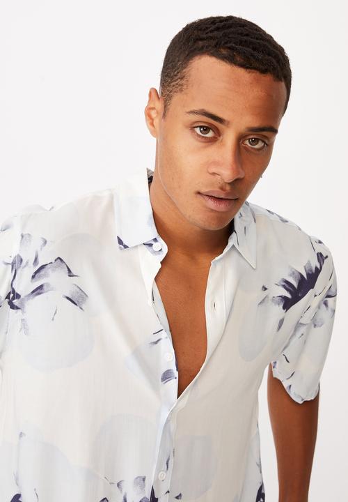 Cotton On - Short sleeve resort shirt - white & blue 