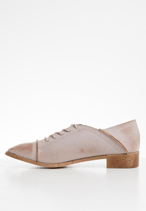 Plum - Stella brogue - taupe