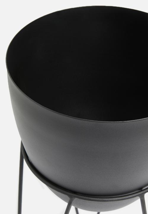 Sixth Floor - Standing egg planter - black