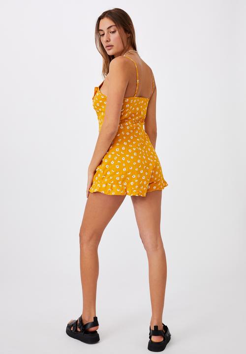 Cotton On - Woven roni ruffle front playsuit - sophia daisy mango