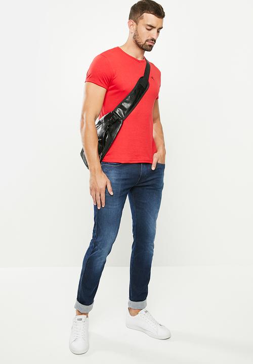 SOVIET - Bolt s20 short sleeve muscle fit T-shirt - red