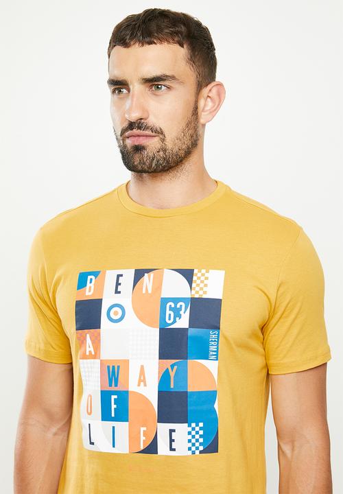 Ben Sherman - Squares slogan tee - dijon