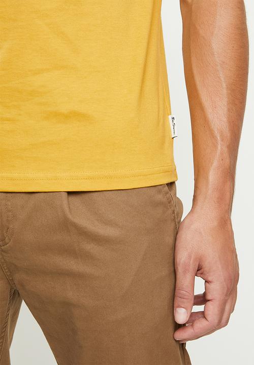 Ben Sherman - Squares slogan tee - dijon