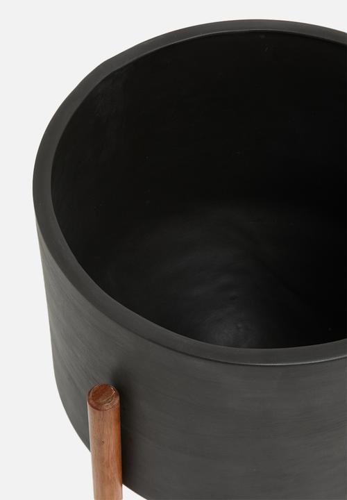Grey Gardens - Bullet planter - black