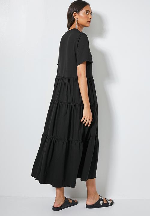Superbalist - Tiered knit midi - black