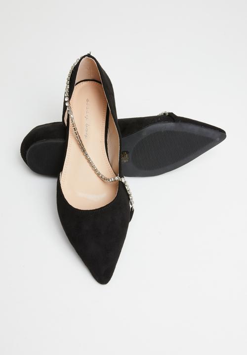 SISSY BOY - A fine line pump - black