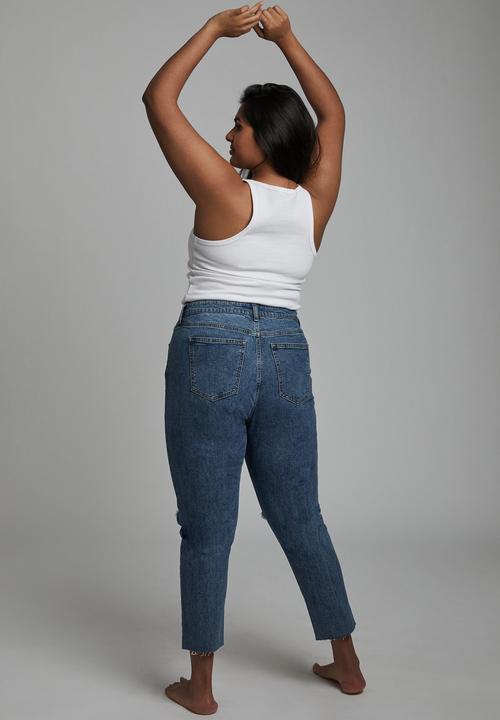 Cotton On - Curve taylor mom jean - mid blue rips