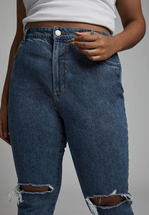 Cotton On - Curve taylor mom jean - mid blue rips