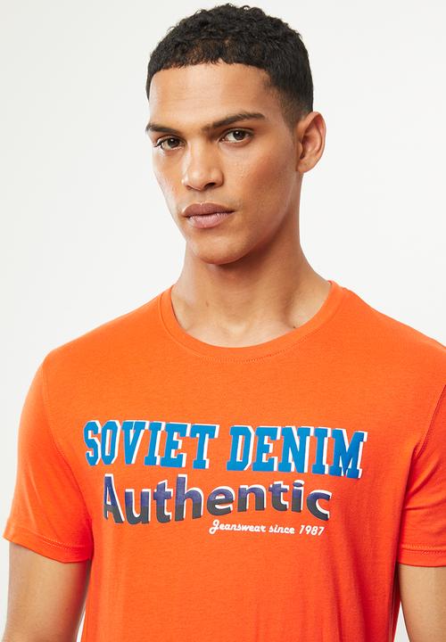 SOVIET - Combs slim fit s/slv crew neck tee - tangerine