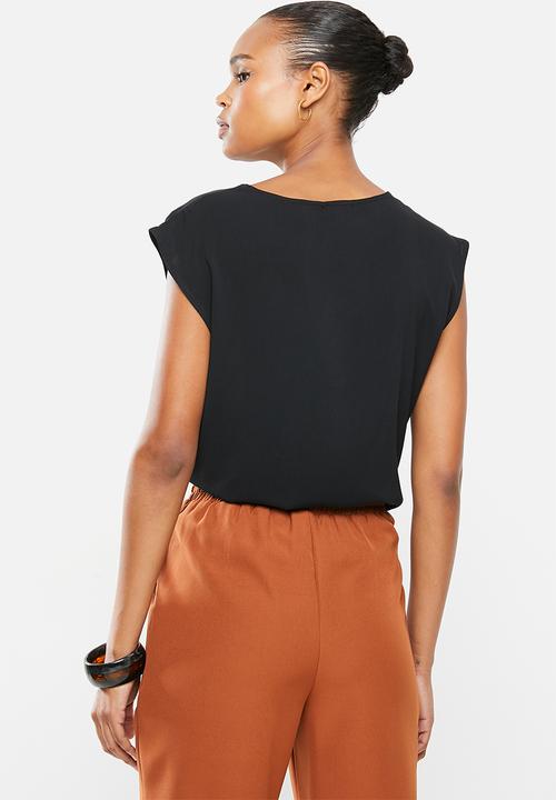 edit - Woven basic shell blouse - black