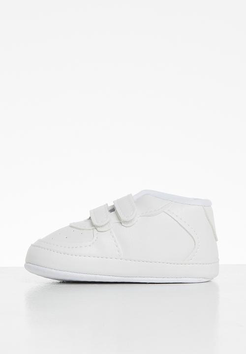 Pop Candy - Baby girls velcro strap sneaker - white