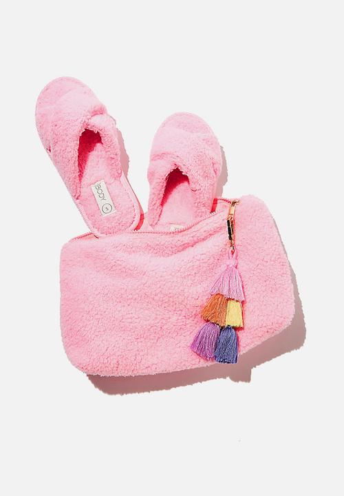 Cotton On - Solitude slipper set - strawberry milkshake
