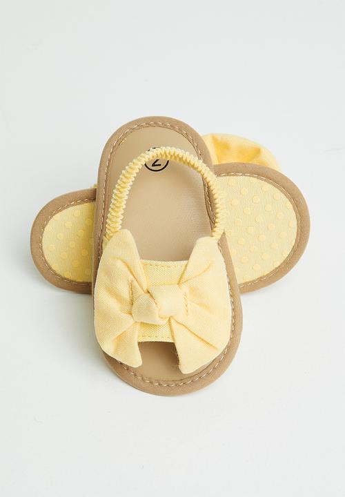 Pop Candy - Girls bow elastic sandal - yellow