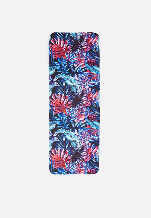 Bobums - Printed yoga towel - jungle pink leaves