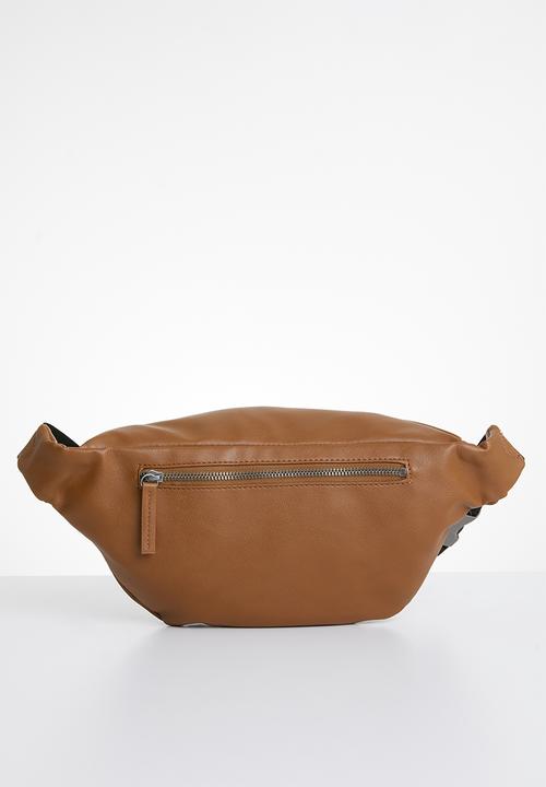 GUESS - Guess 22 bum bag - cognac