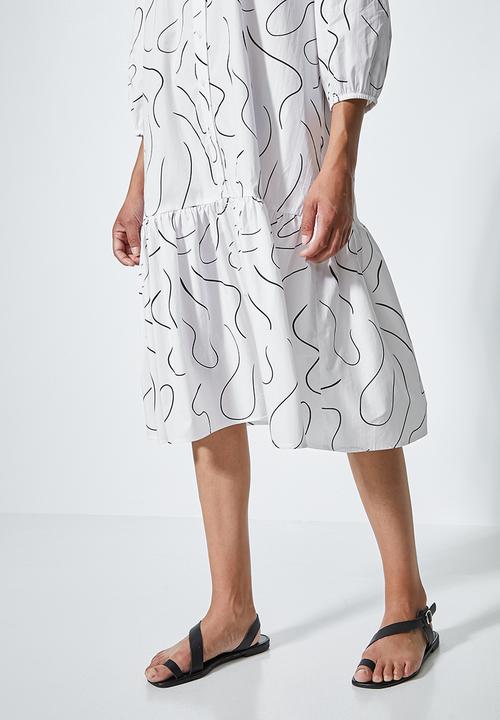 Superbalist - Mandarin coller button thru dress with tier - white scribble print
