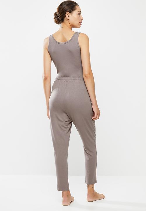 Superbalist - Sleep vest & drop crotch pants set - mocca