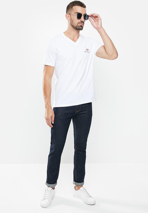 Ben Sherman - V neck flag logo tee - white