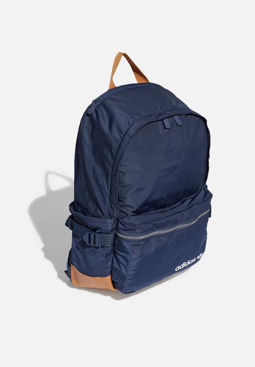 adidas Originals - Premium essentials modern backpack - navy/mesa