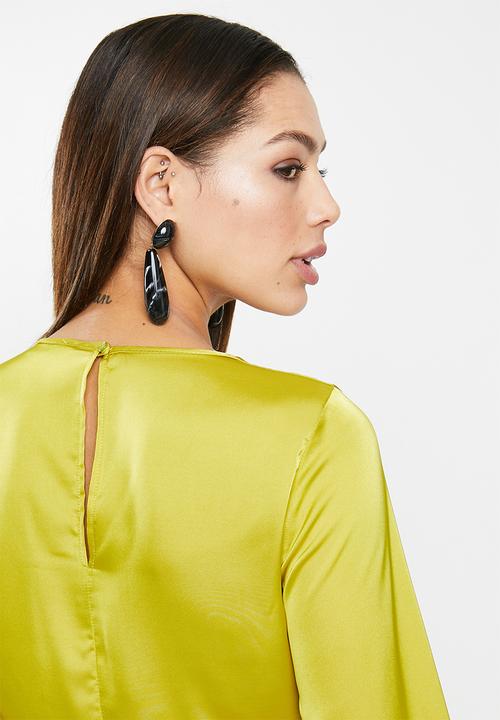 VELVET - Wrap front blouse with balloon sleeve - lime