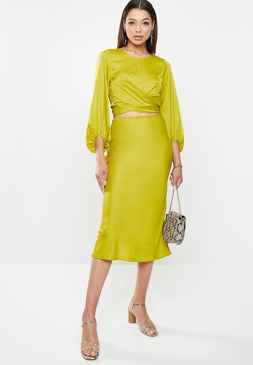 VELVET - Elasticated pull-on satin midi skirt - lime