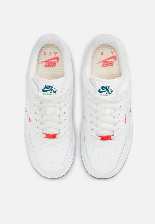 Nike - Air Force 1 '07 ESS - summit white-solar red